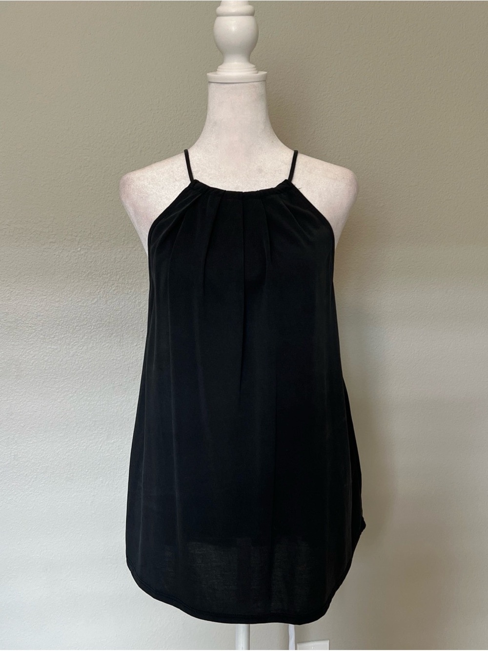Green Envelope Black Soft Touch Halter Neckline Tank Top Size Small